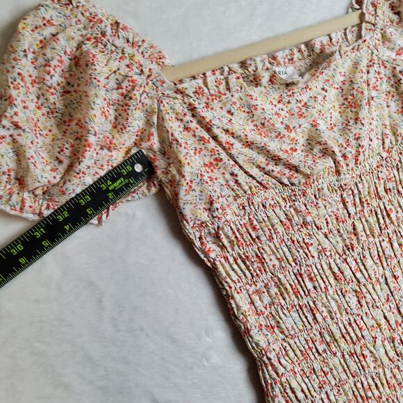 STORIA Small Smocked Square Neck BellSleeve FallVibe Sexy scrunched Elastic - Picture 8 of 16